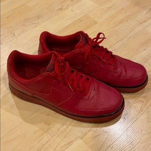 Men’s red Nike Air Force 1